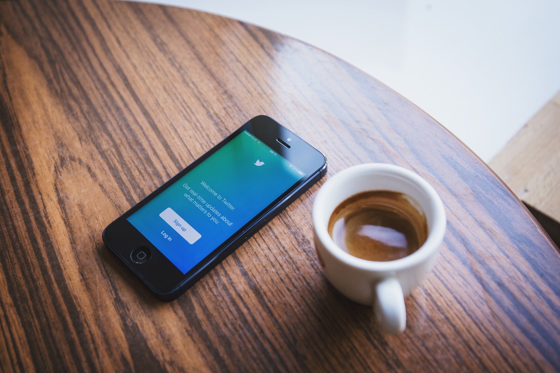 12 ways to save time on social media